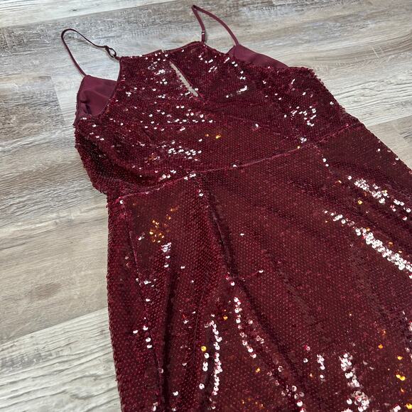 Adelyn Rae Burgundy Sequin Cocktail Dress Size M Holiday Party Asymmetrical Mini - Picture 3 of 8